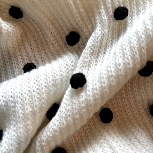 & BOUTIQUE BRAND | northern sparrow white sweater | SM - Picture 2 of 3